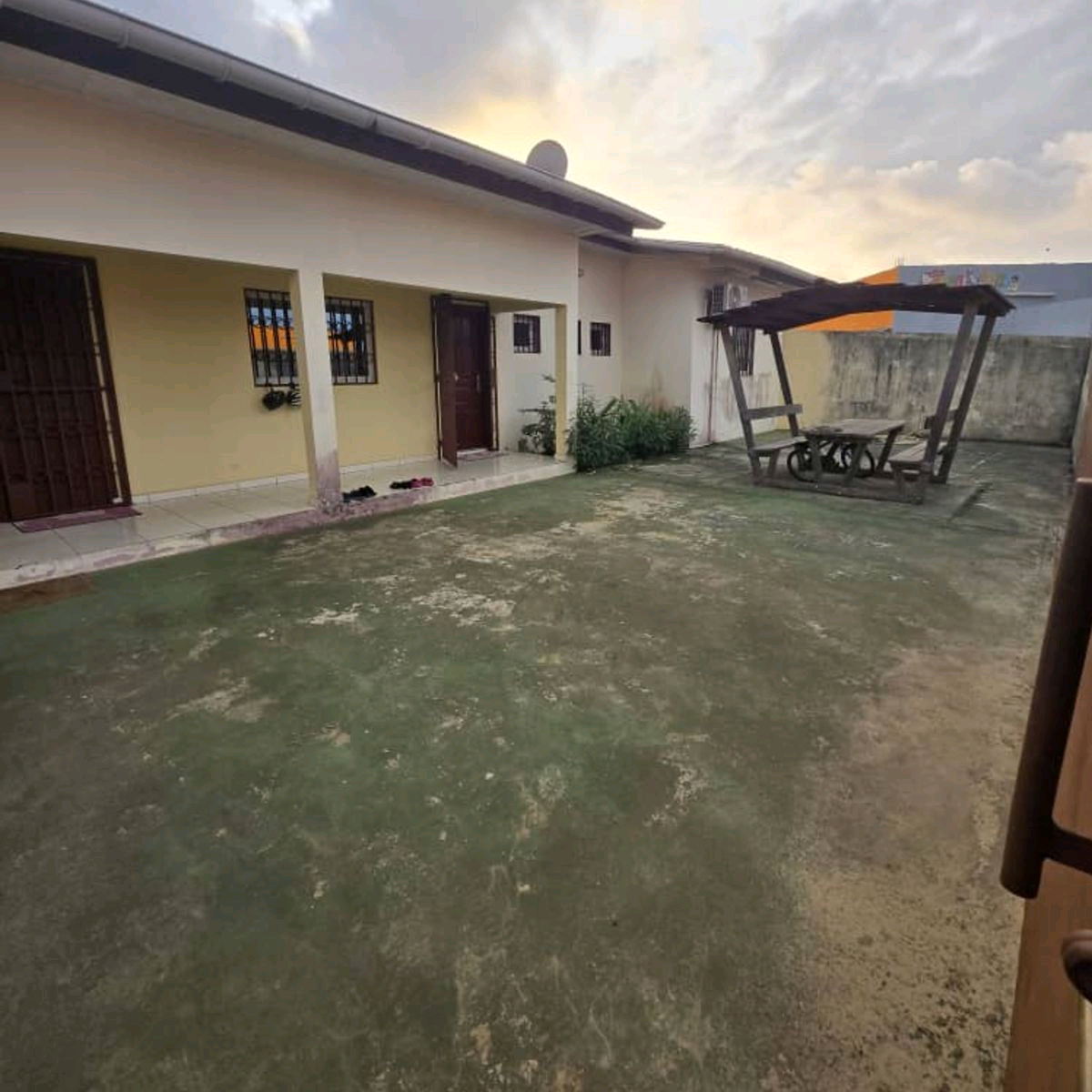 VEND MAISON 3CH ANGONDJÉ SHERKO