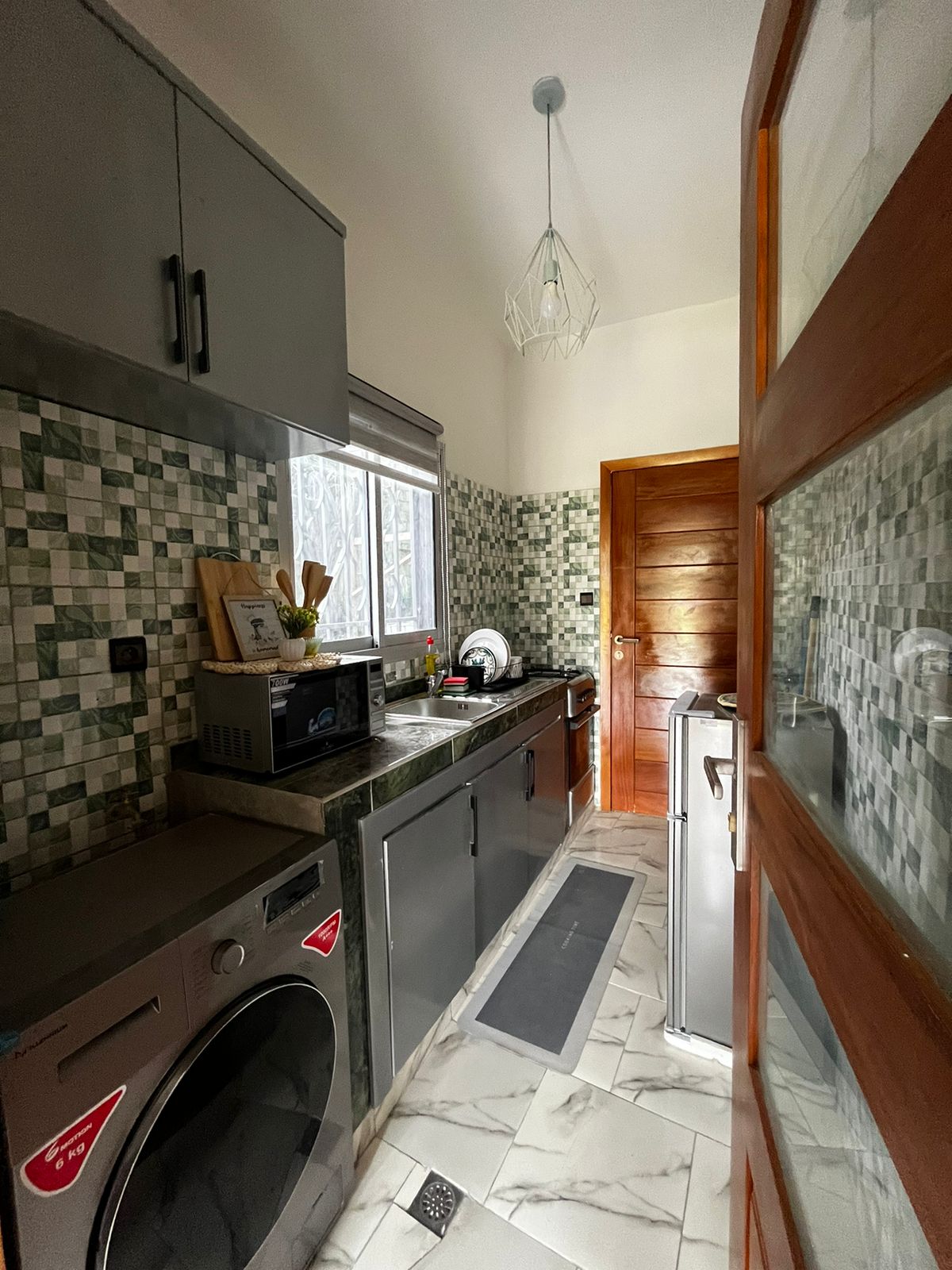 APPAREMMENT MEUBLÉ / LOCATION 