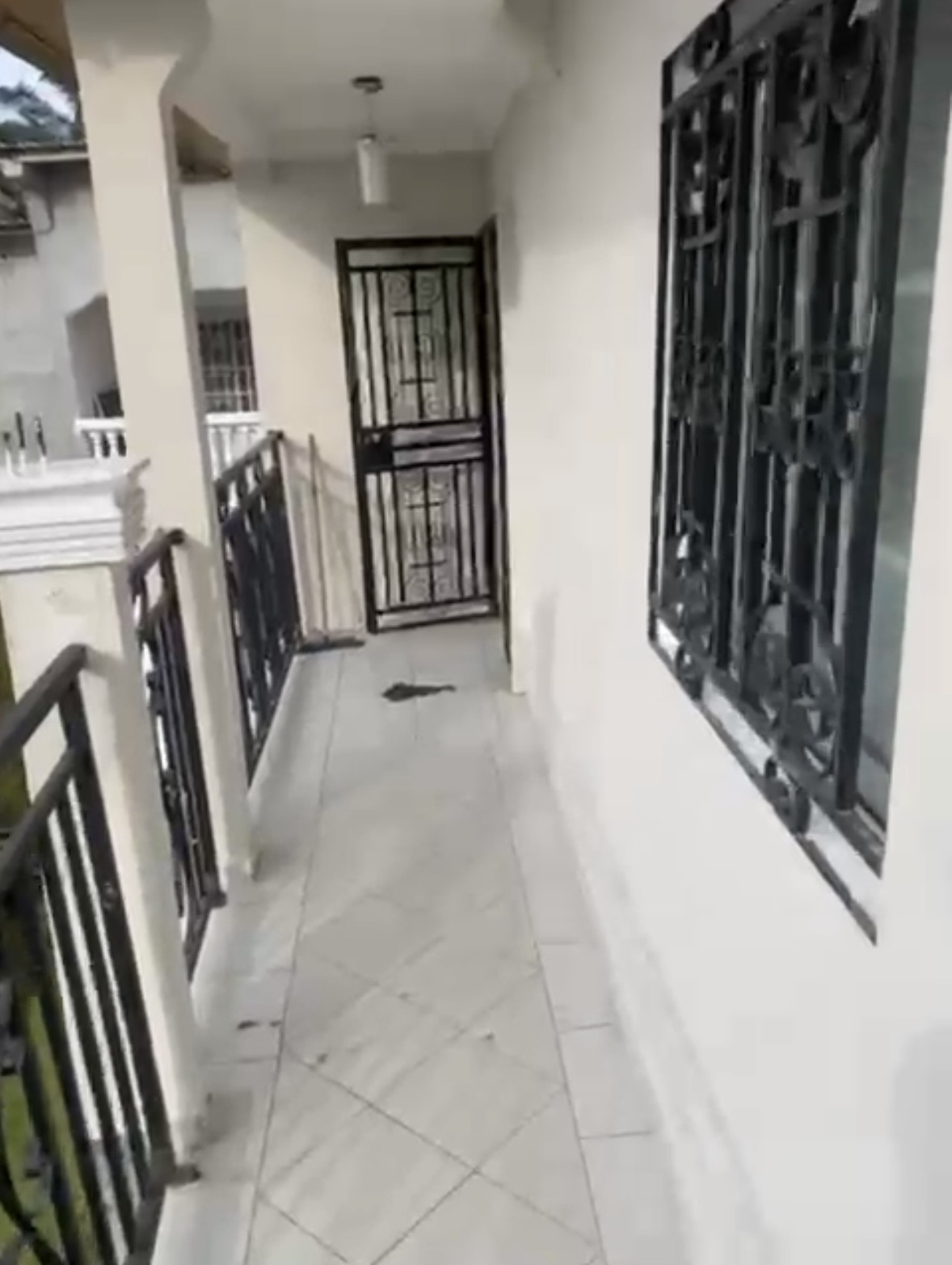 APPAREMMENT /LOCATION 