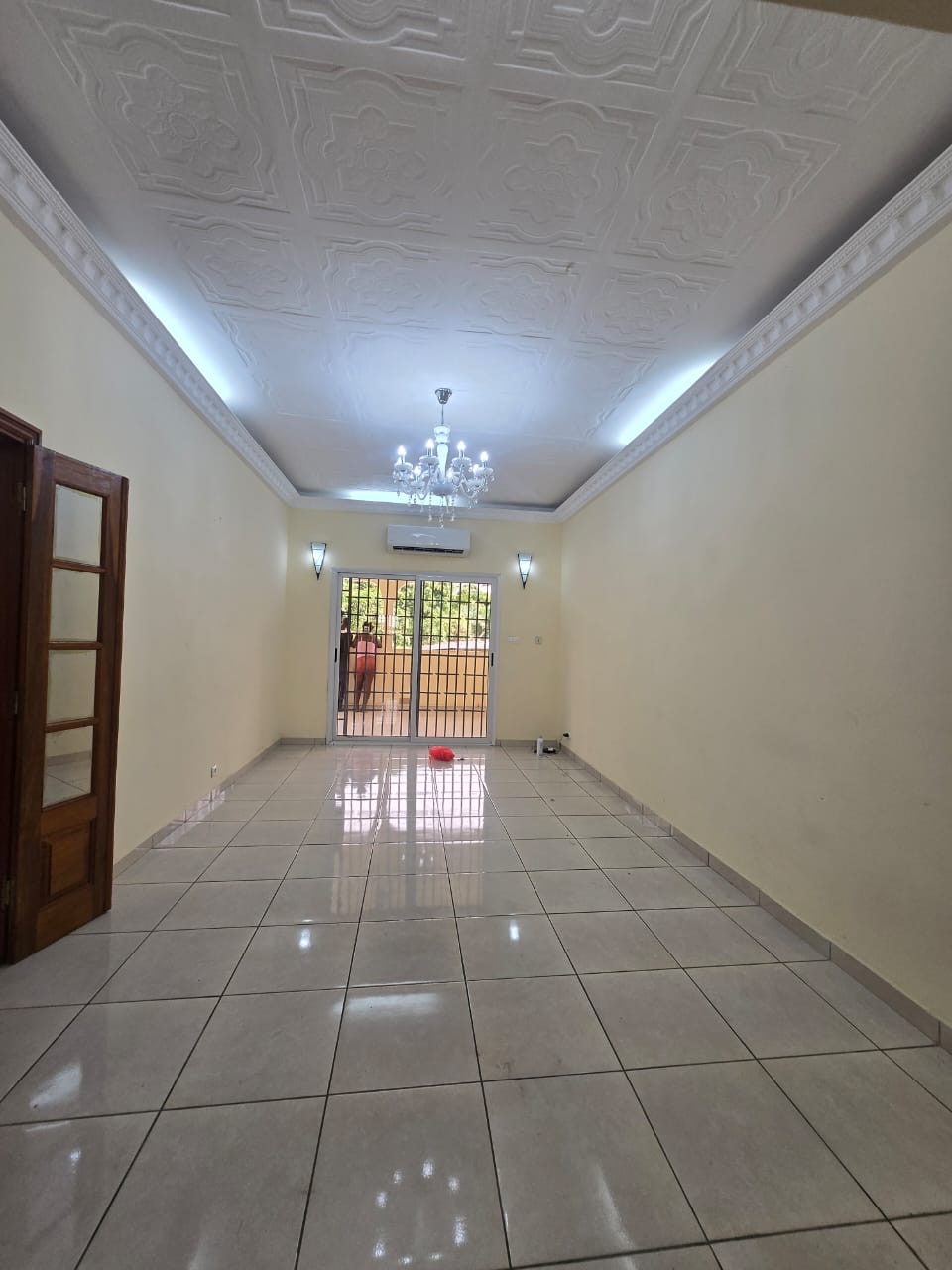 APPAREMMENT / LOCATION 