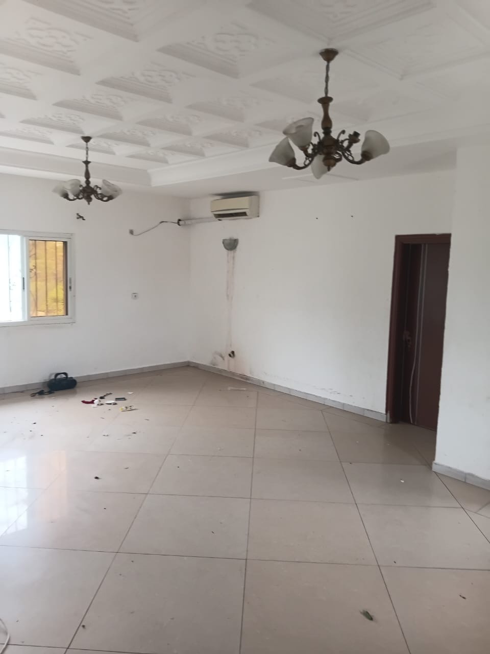 APPARTEMENT À LOUER 