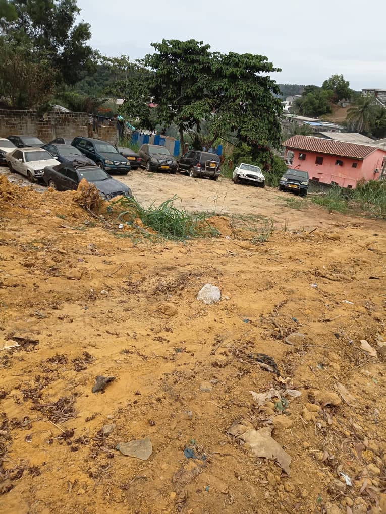 TERRAIN A VENDRE