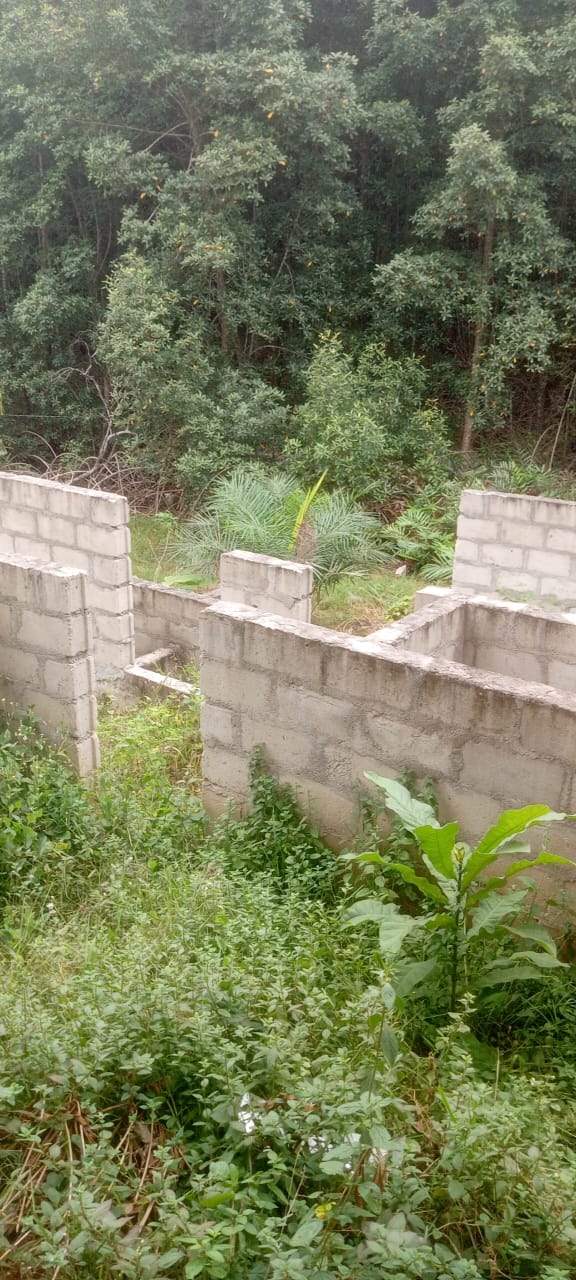 TERRAIN A VENDRE