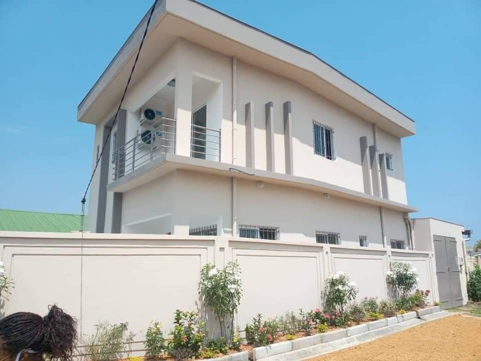 villa a vendre a angondje 