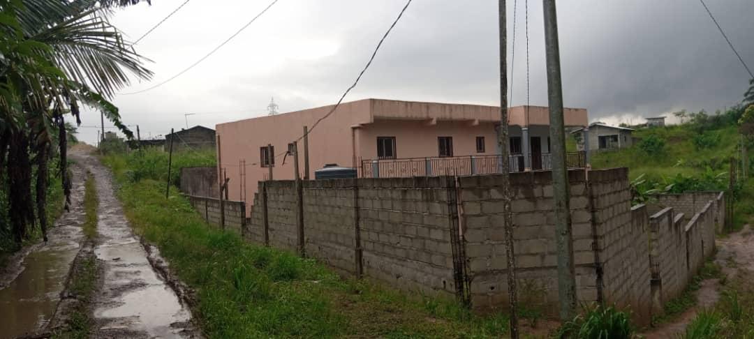 BÂTIMENT R+1 A VENDRE 