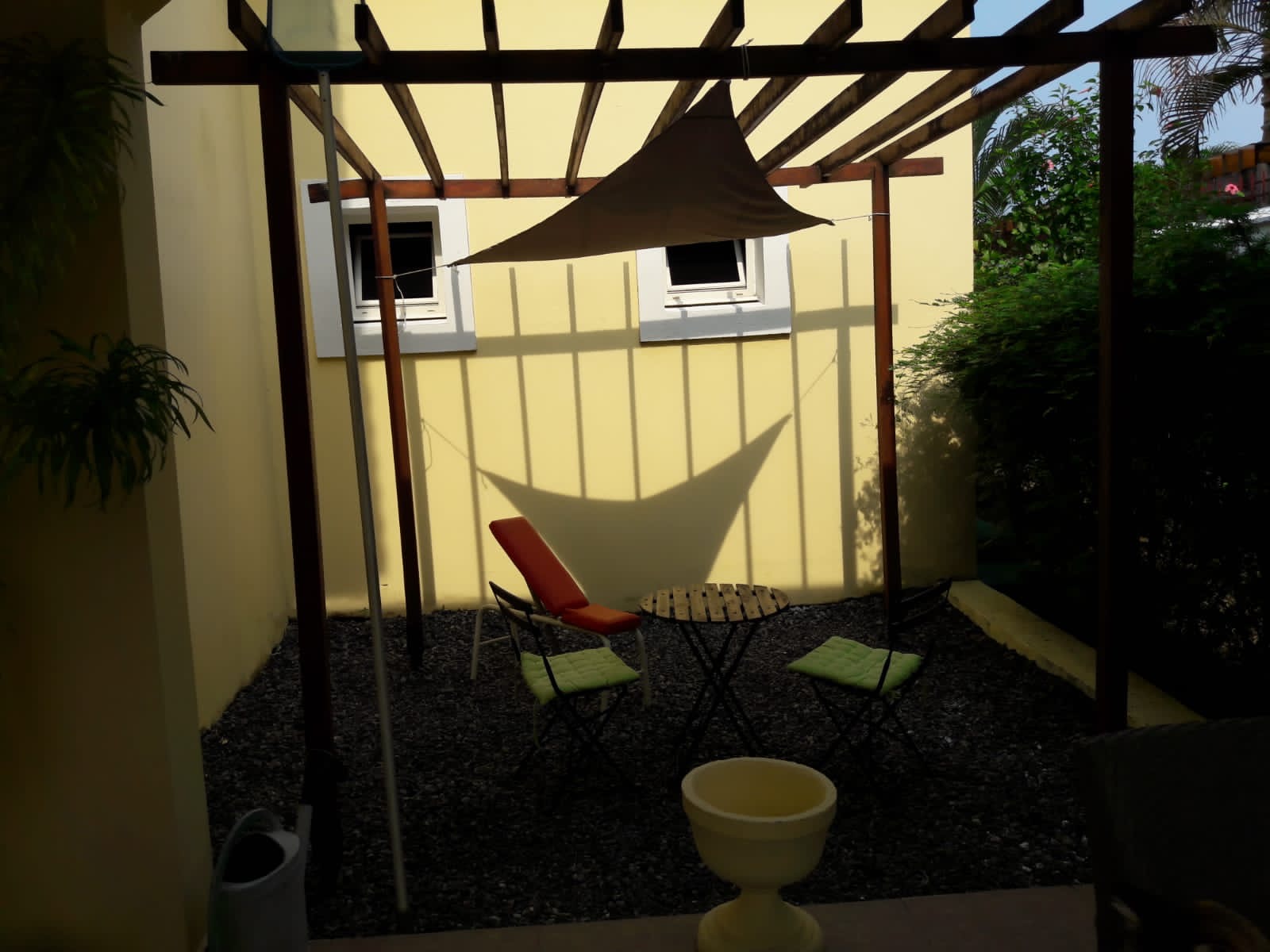 VILLA MEUBLÉ / VENTE 