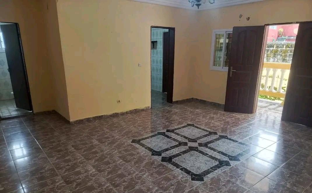 APPAREMMENT / LOCATION 