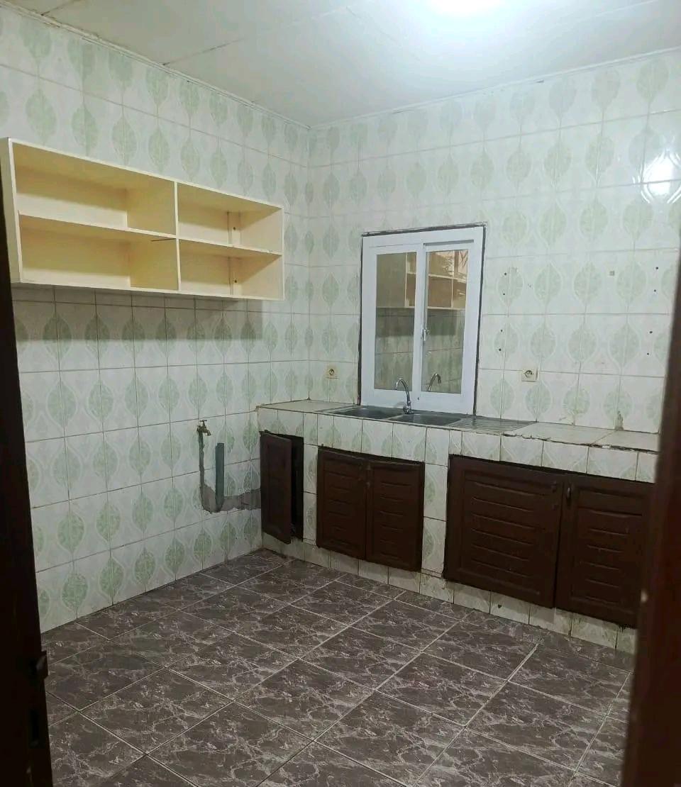 APPAREMMENT / LOCATION 