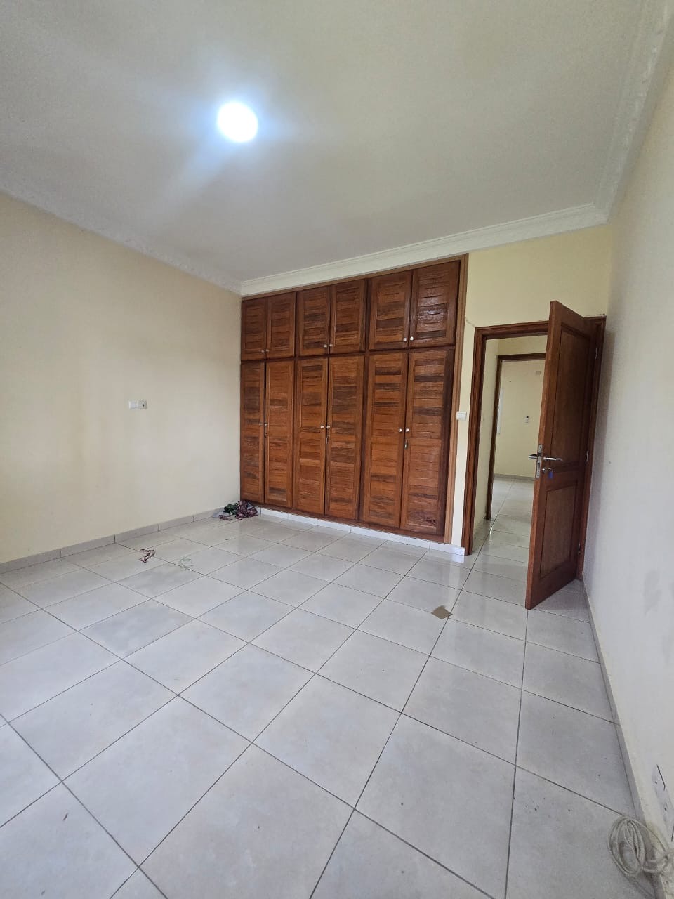 APPAREMMENT / LOCATION 