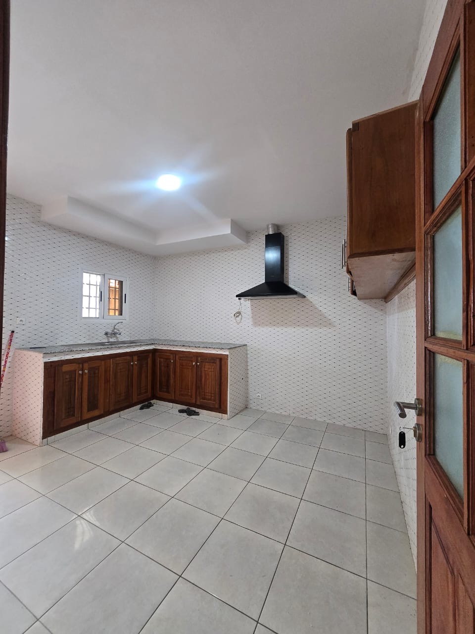 APPAREMMENT / LOCATION 