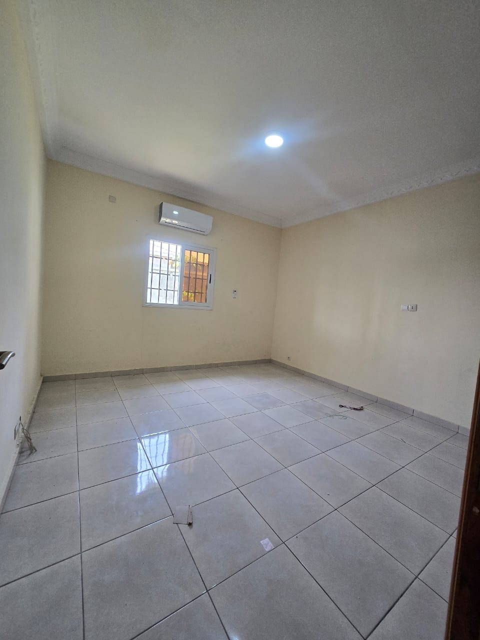 APPAREMMENT / LOCATION 