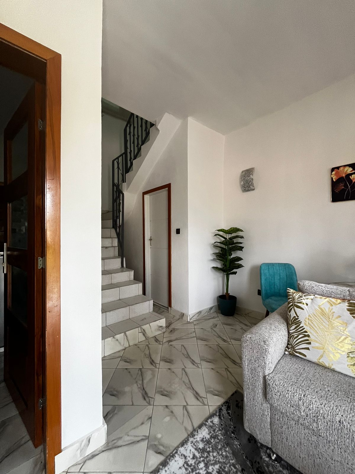 APPAREMMENT MEUBLÉ / LOCATION 