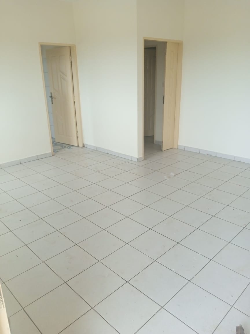 APPAREMMENT / LOCATION 