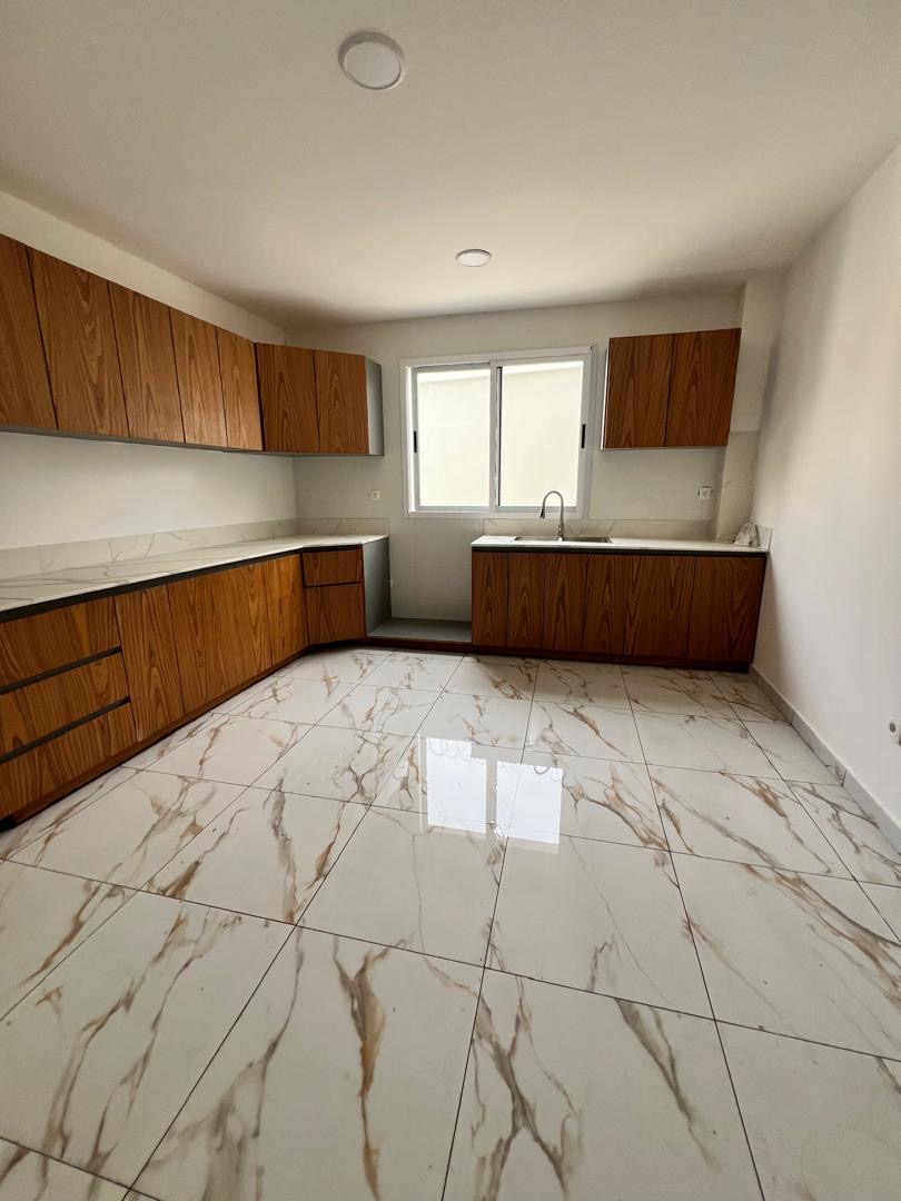 APPAREMMENT À LOUER 