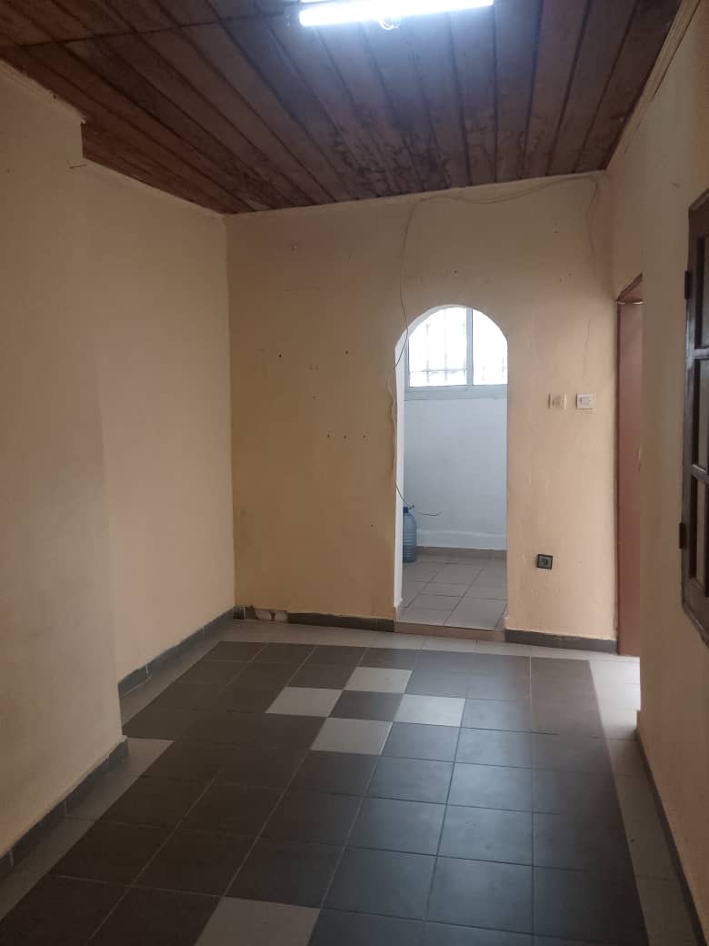 CHAMBRE AMÉRICAINE À LOUER 